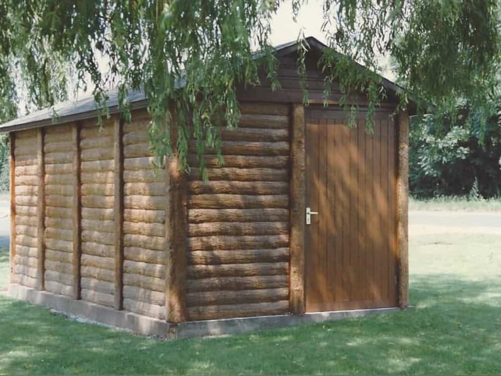 The Burford Shed log cabin effect